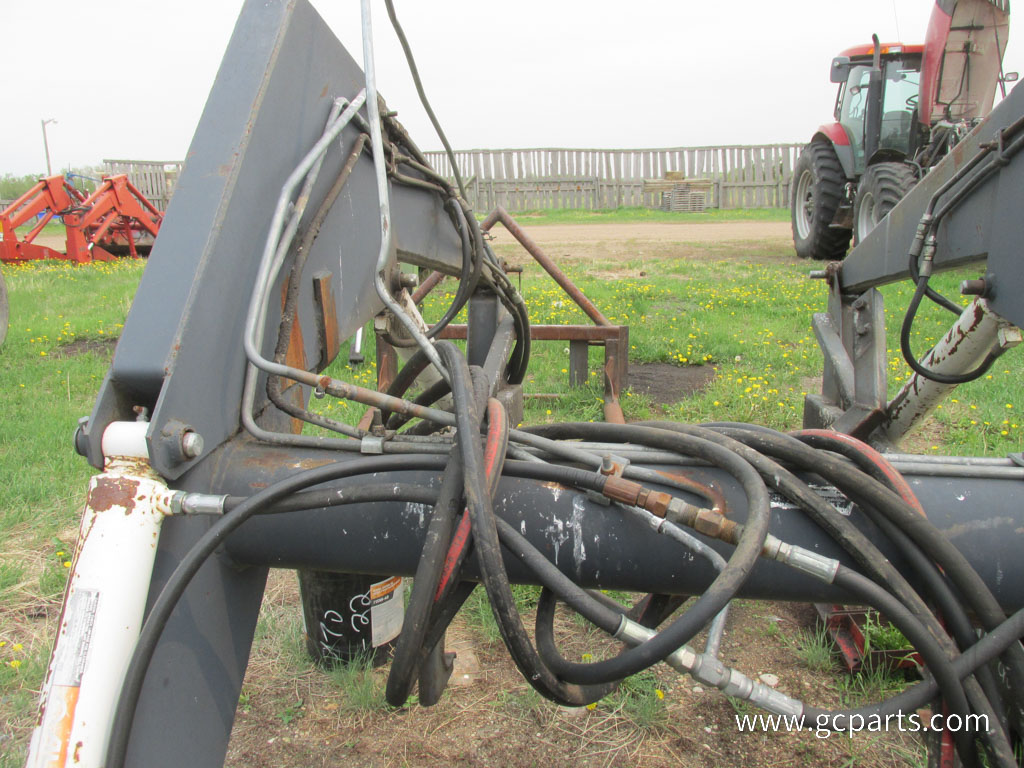 LOADER W/ BALE SPEAR